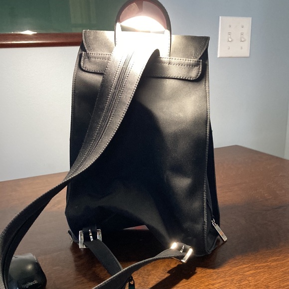 Black backpack crossover bag - Picture 2 of 3